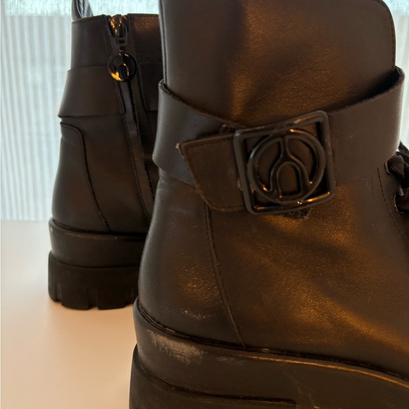 Black boots - Picture 2 of 8